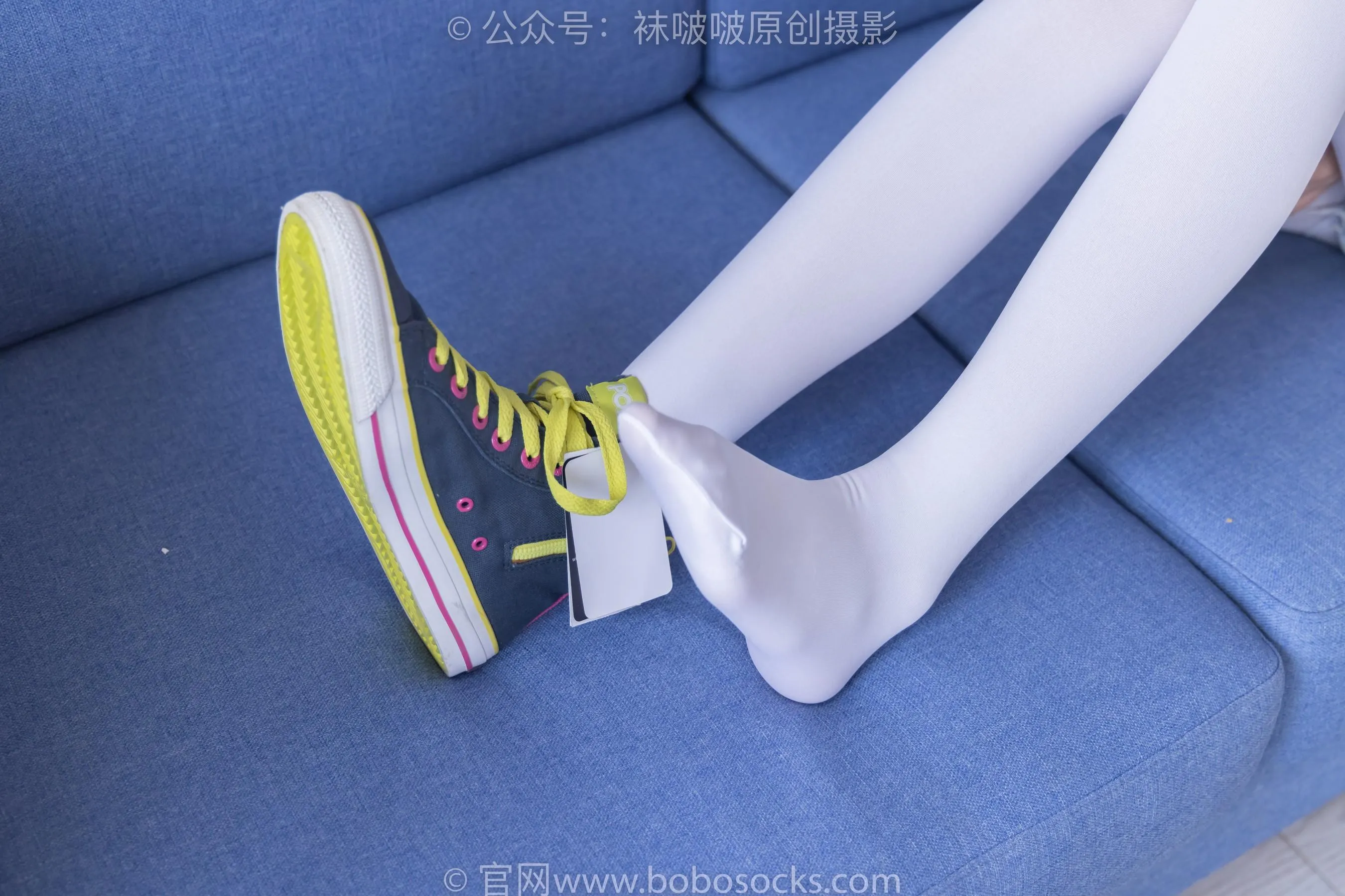 [BoBoSocks袜啵啵]NO.215 小甜豆-三双帆布鞋板鞋、厚白丝、黑丝 [90P]插图4